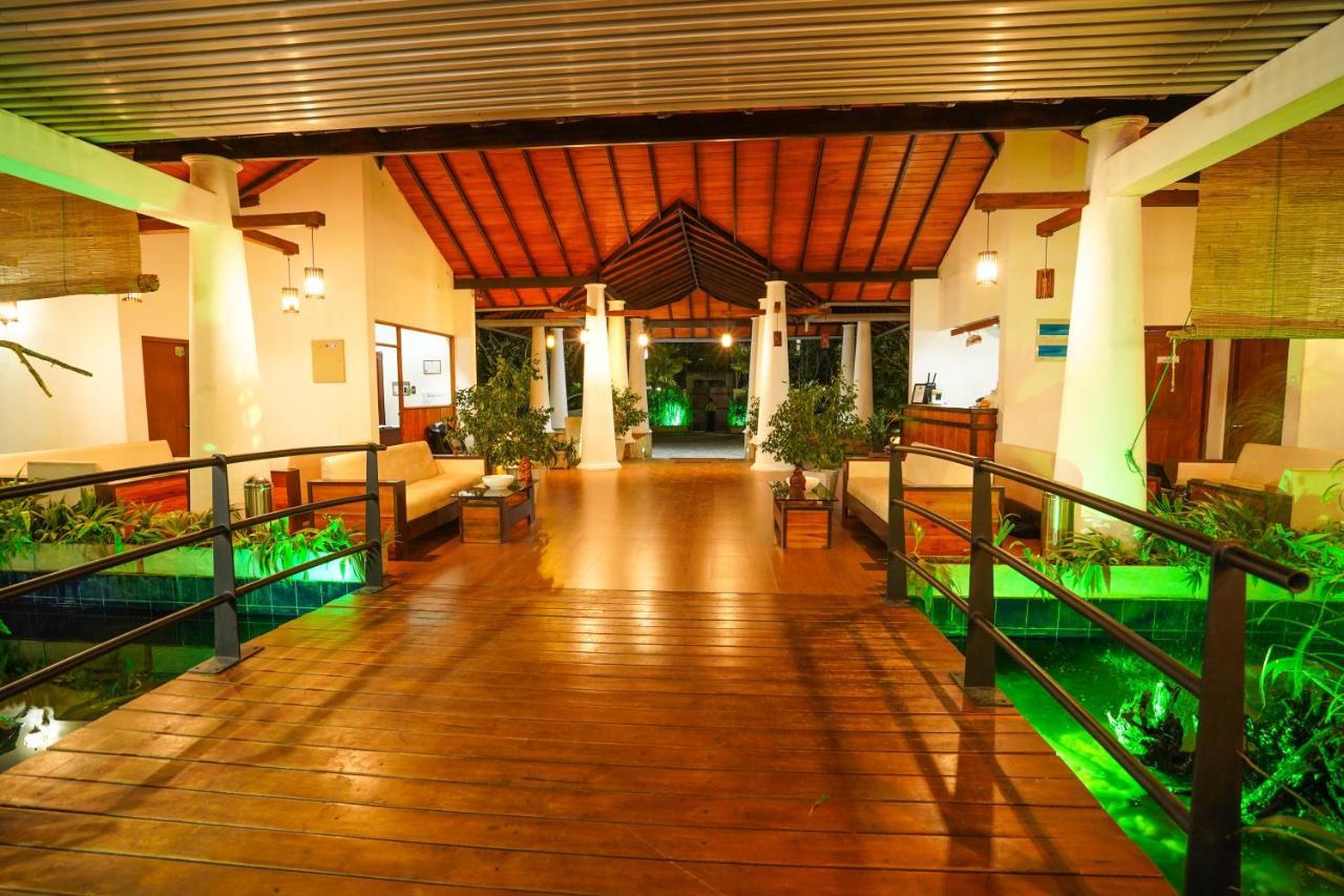 Hotel Tamarind Tree Tissamaharama Esterno foto