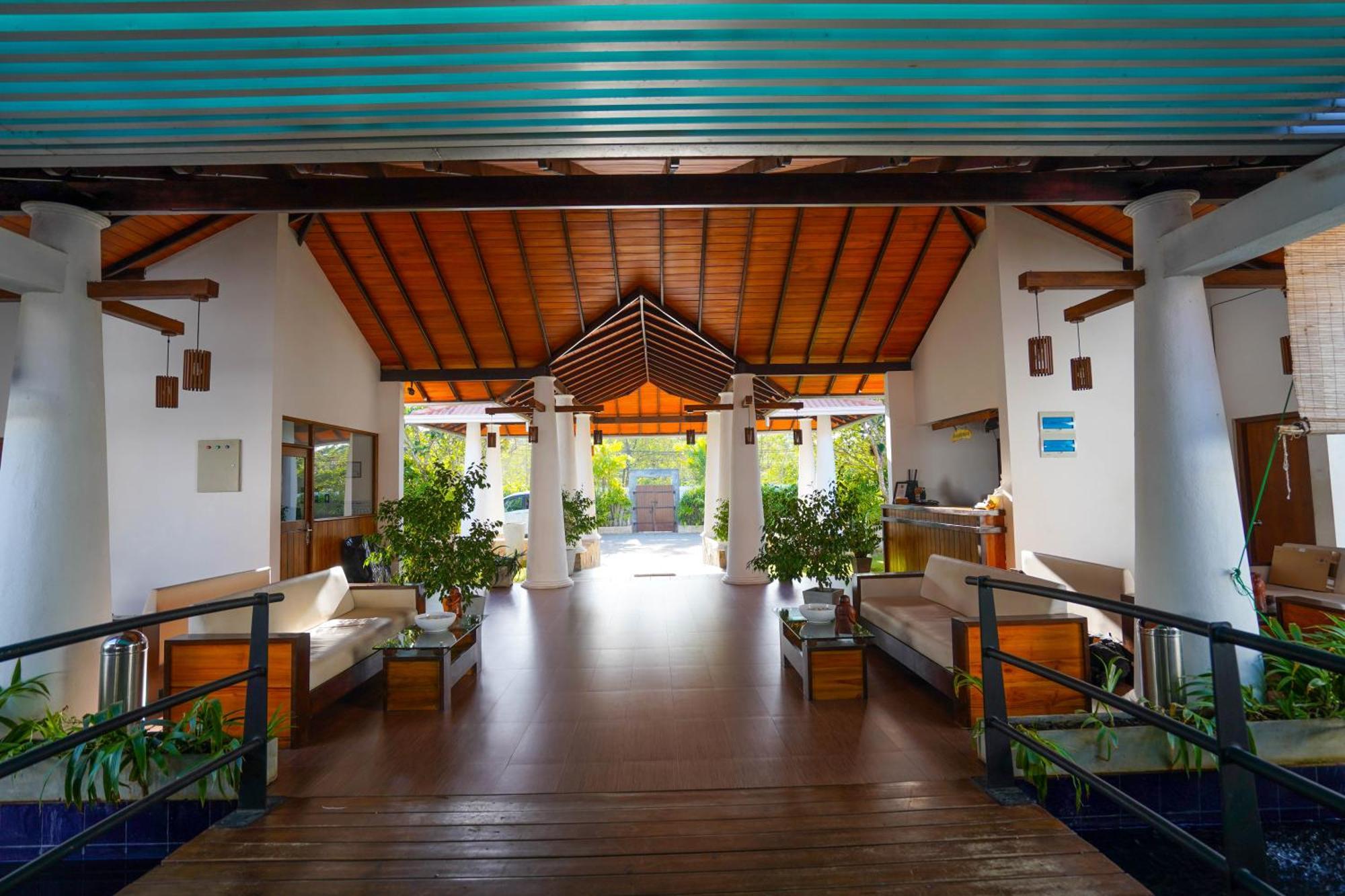 Hotel Tamarind Tree Tissamaharama Esterno foto